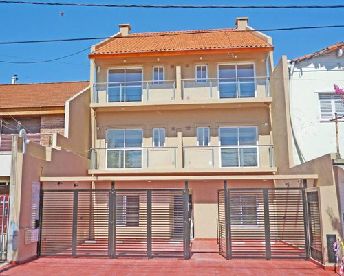 Depto. 2amb A Estrenar 65m² Planta Baja Con Amplio Patio  A 4 Cuadras De Avenida De Mayo.