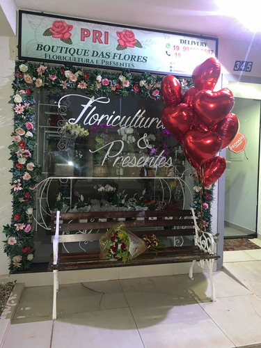 Imagem 2 de 5 de Vendo Floricultura Bem Estruturada No Centro Motivo Familiar
