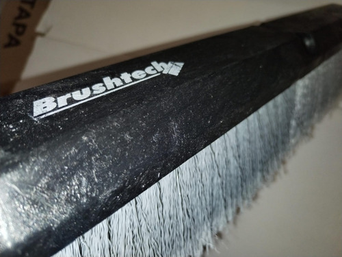 Cepillo De Pvc Para Pisos De 18 PuLG. Brushtech 1818-p