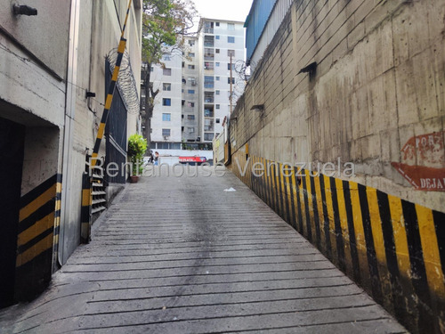 Baja De Precio Oportunidad De Inversión Ideal Para Estacionamiento Taller Depósito Concesionario - Santa Rosalia - Julio Morales Rah