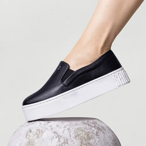 Slip on santa lolla preto couro 2025