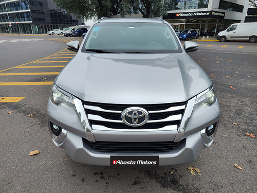 Imagen 9 de 20 de Toyota Sw4 2018 Srx 4x4 At 7 Asientos Hilux Abasto Motors