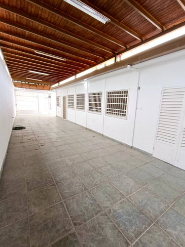 Inmocity Inmobiliaria Vende Casa Urb. La Romana Maracay
