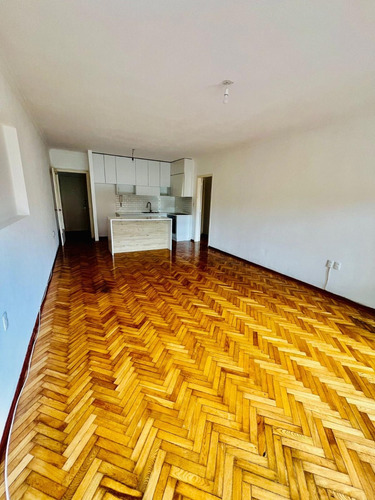 Venta Apartamento Punta Carretas, 3 Dorm, 2  Baños, Muy Amplio.