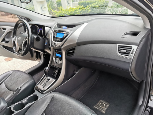 Imagen 7 de 11 de Hyundai Elantra Gls