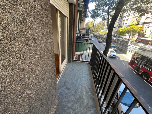 Caballito: 2 Amb. Con Patio Av. Rivadavia Y G.lorca
