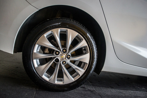 Imagen 8 de 10 de Chevrolet Cruze Lt 4 Puertas