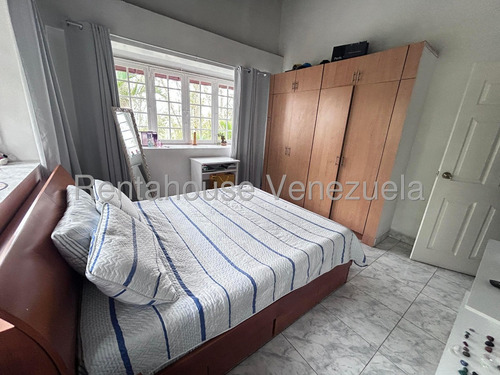En Venta Casa - Urb. El Placer.