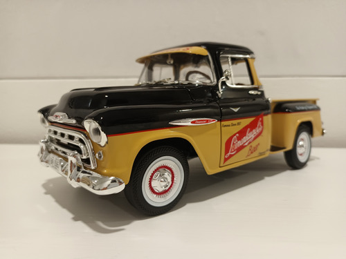 Auto World 1957 Chevy 3100 Stepside 1:18 Dorado Oscuro (Usado)