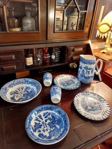 Juego De Platos Y Jarra Vajilla Antigua En Azul Y Blanco (Usado)