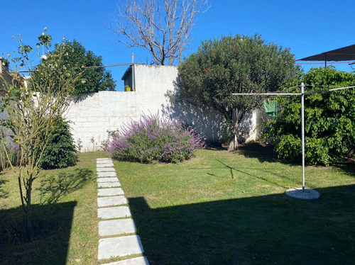 Casa En Venta 2 Dormitorios Y Parque. La Plata
