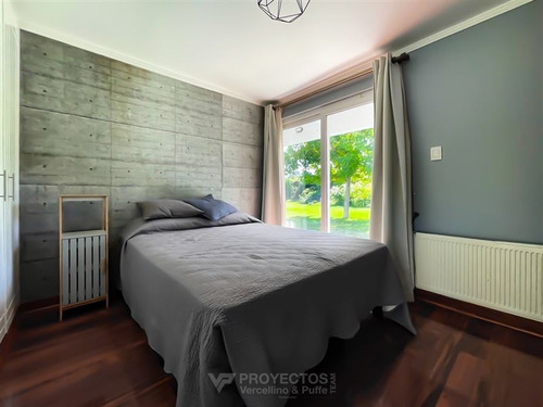 Casa En Venta De 6 Dorm. En Curicó