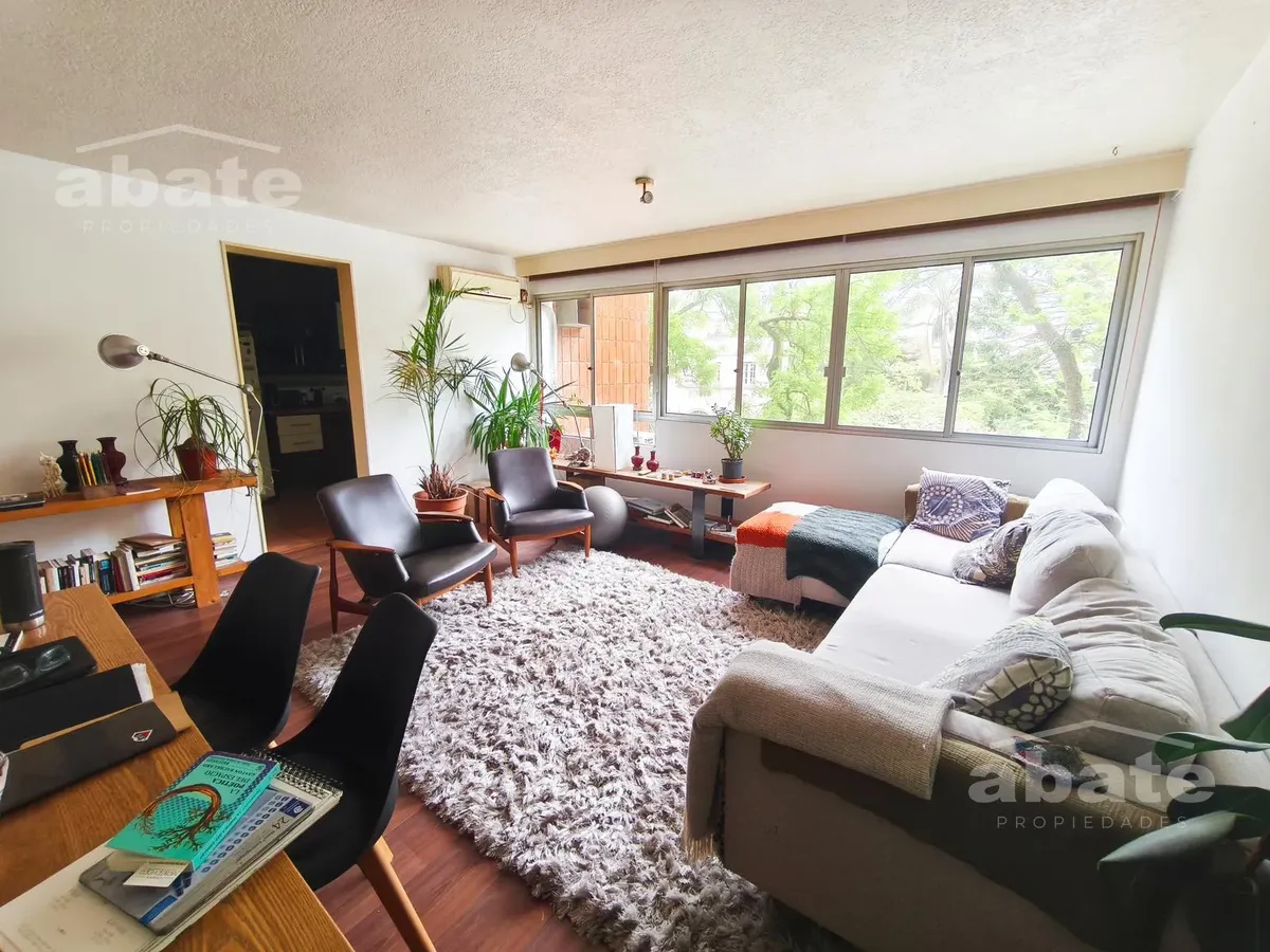 Apartamento 3 Dormitorios Y 2 Baños, Pocitos, Montevideo. A Pasos De Av. Brasil Y Berro · Foto 2