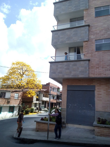 Imagen 6 de 20 de Venta De Apartamento En La Estrella A Cinco Calles Del Parque Principal