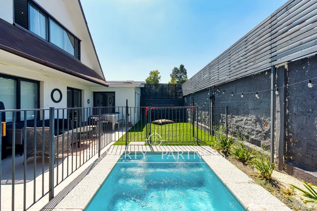 Imagen 2 de 27 de Linda, Amplia Y Remodelada Casa, Excelente Conecti...