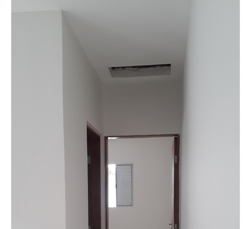 Casa Nova Com Piscina Próximo A Mercados, Escolas, Transportes...