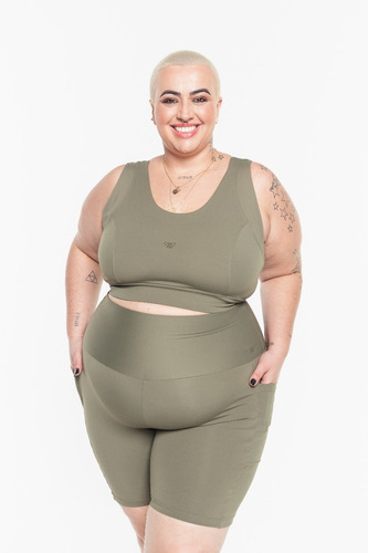 Imagem 2 de 6 de Bermuda Plus Size Wonder Size Com Bolso Emana® Plus Verde