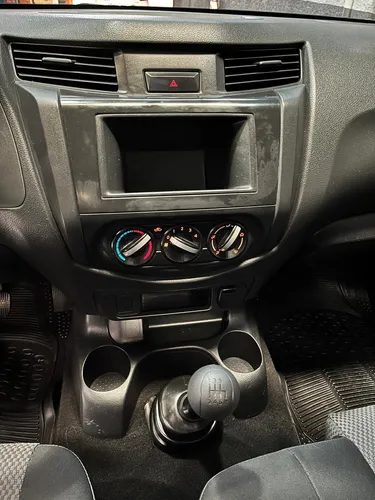 Nissan NP300 2.5 Estacas Dh Mt