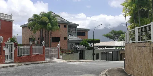Casa En Venta 23-13961