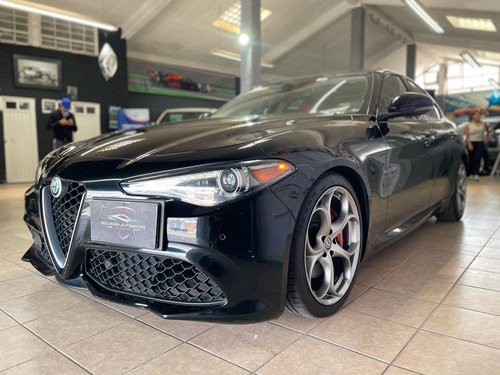 Alfa Romeo Giulia 2.0 Ti At