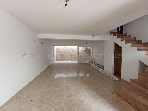Imagen 4 de 12 de Townhouse En Venta En El Limon Maracay Aragua 22-26296 Irrr