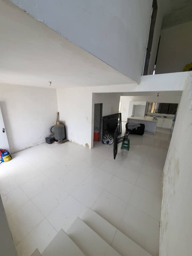 Tibisay Rojas Vende Moderna Casa En Urbanizaciòn Mañongo   Cod. 204361