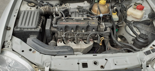 Corsa Sedan 2002 8valvulas Direção Vidros Travas Laudo Ok