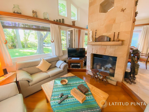 Residencia En Cantegril- Ref: 935