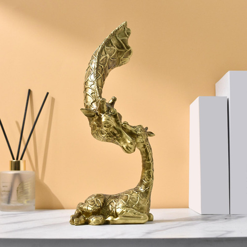 La Estatua De De La Simulación Adorna La Estatua Animal