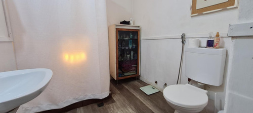 Casa Sobre Lote De 10x40 Con Gran Jardín Con Piscina - En Venta
