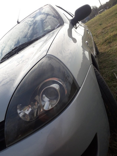 Imagen 4 de 6 de Renault Clio 1.6 Confort 2006
