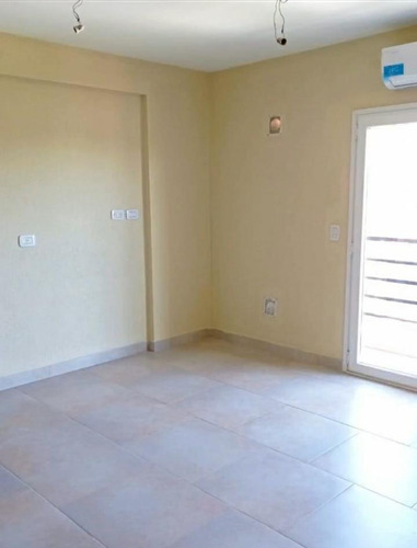 Venta Departamento Monoambiente En Edificio Itati 8