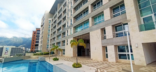 Ss: Vende Apartamento 23-15207 En Lomas De Las Mercedes De 205 M2, 3h/4b/4pe