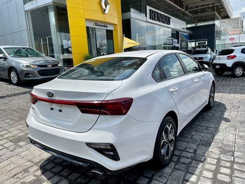 Imagen 3 de 5 de Kia Forte Lx Ta 2020