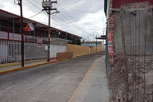 Imagen 6 de 12 de Frente A Escuela Fuentes Y Bravo. Colonia Madero. Centro De Pachuca.