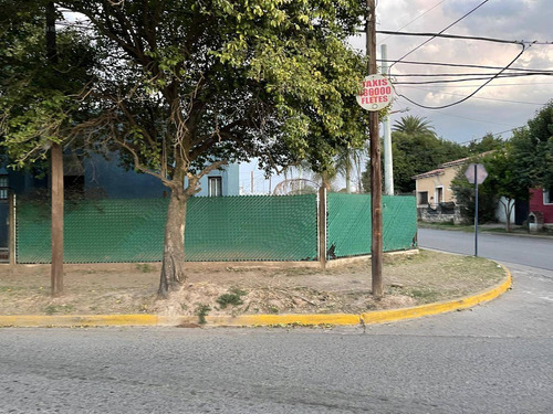 Unquillo , Venta ,hermosa Casa Dos Dormitorios , Cochera Y Piscina