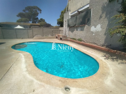 Casa En Venta De 5 Dormitorios En Subida Labarca Concón