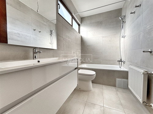 Casa En Venta De 4 Dorm. En Colina