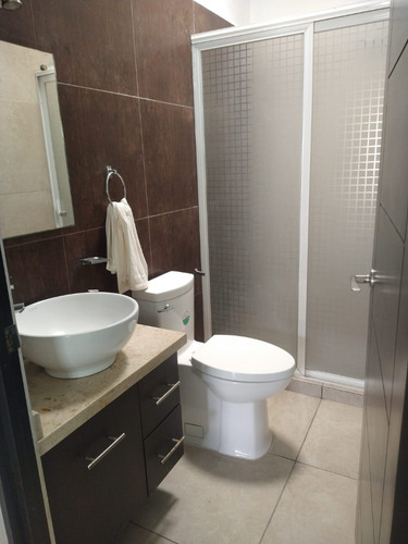 Se Vende Casa Sola, En Lomas De Cuernavaca, Moderna, Amplia, Iluminada, Jardín Y Alberca