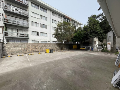 Oficina De 231m2 Const, Y 525m2 Terreno/ Sector Plaza Ñuñoa