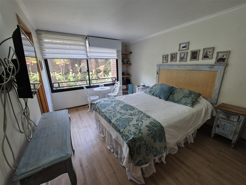 Departamento En Venta De 2 Dorm. En Lo Barnechea. Central.