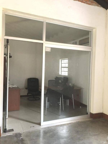 Imagen 4 de 8 de Mh Casa Comercial En Alquiler Con Varios Cubiculos