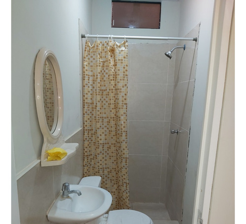 Alquilo Habitaciones - Urb. Sta. Margarita, A 100 Mts. Ucv
