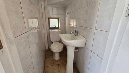 Vendo Amplia Casa Con Excelente Ubicacion De 3d 3b 1e
