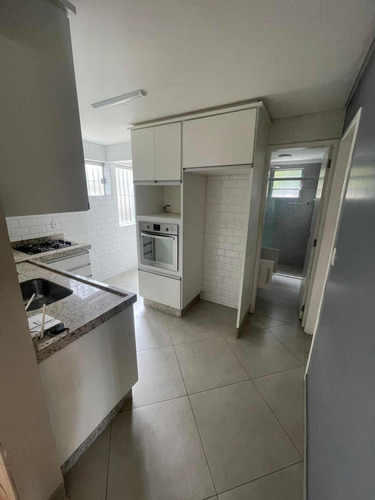 Apto Com 2 Dorm E 1 Banheiro!