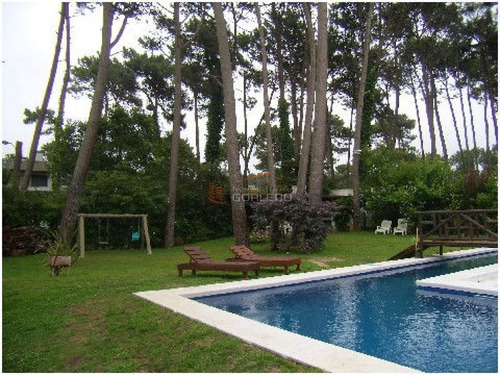 Imagen 2 de 27 de Casa En Venta Y Venta En Punta Del Este, Zona Lugano A Poca Distancia Del Shopping