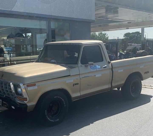 Ford F-100 Deluxe