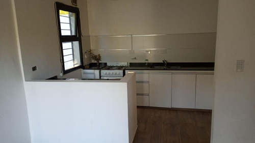 Imagen 13 de 30 de Duplex 2 Dormitorios, 2 Baños Y Cochera -parrilla -estrenar - Villa Elisa