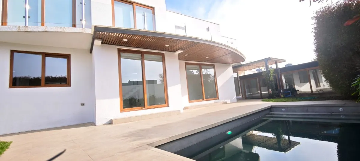 Imagen 1 de 27 de Broker Lomas 4d-5b-sala Estar- Quincho- Piscina- Moderna