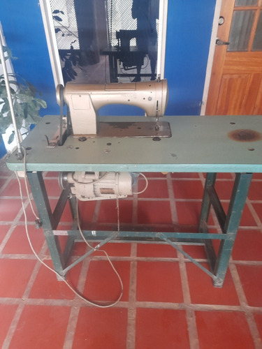 Maquina De Coser Necchi Marca Italiana